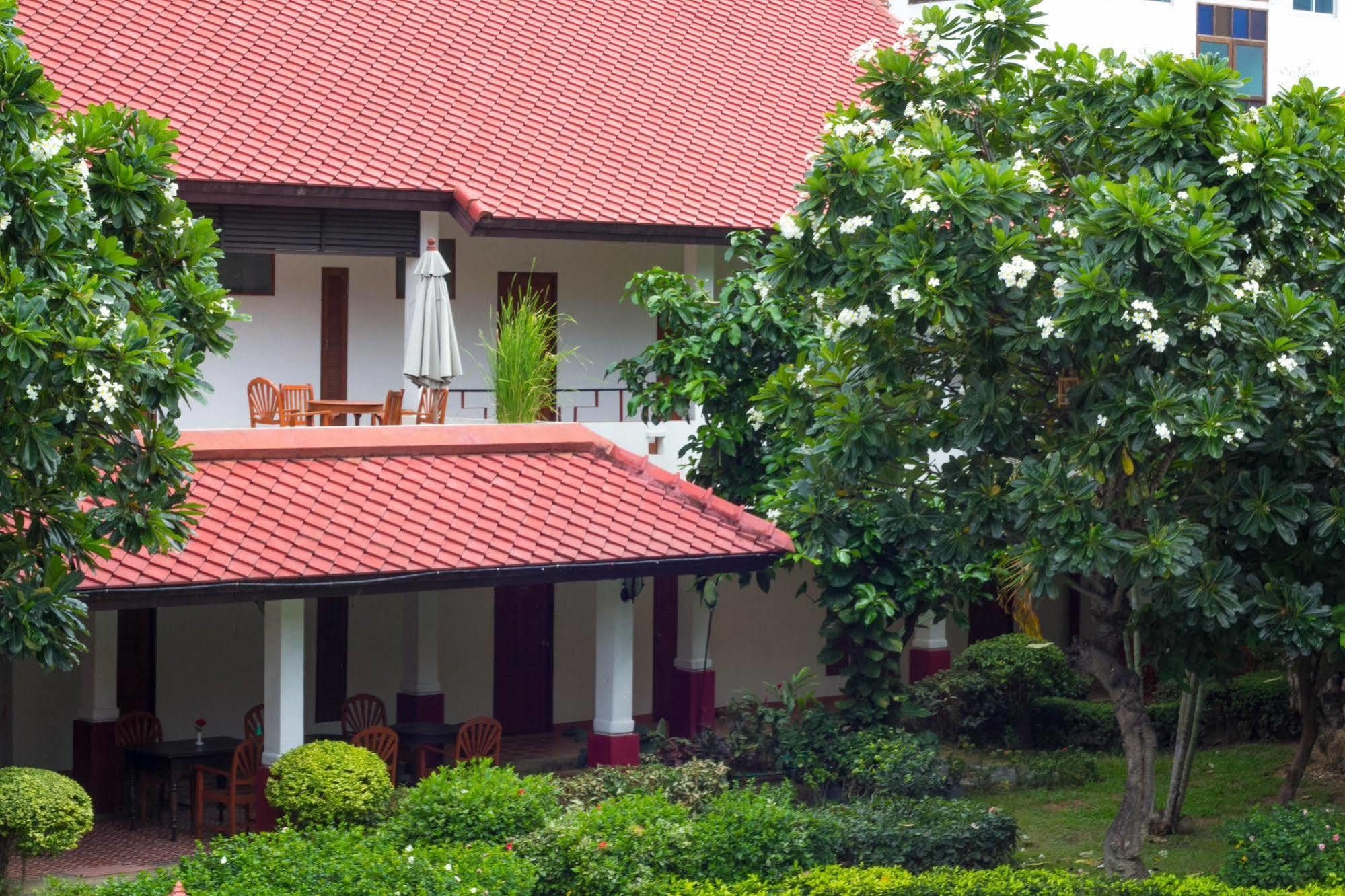 Karinthip Village Chiang Mai Extérieur photo